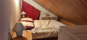 2 bedrooms, iron/ironing board