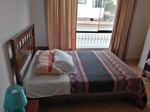 Free WiFi, bed sheets