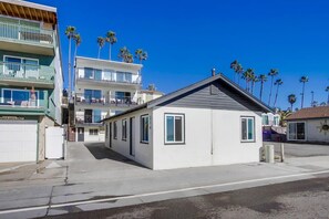 Exterior - The Pier House | A Luxury Oceanfront Penthouse (Oceanside)