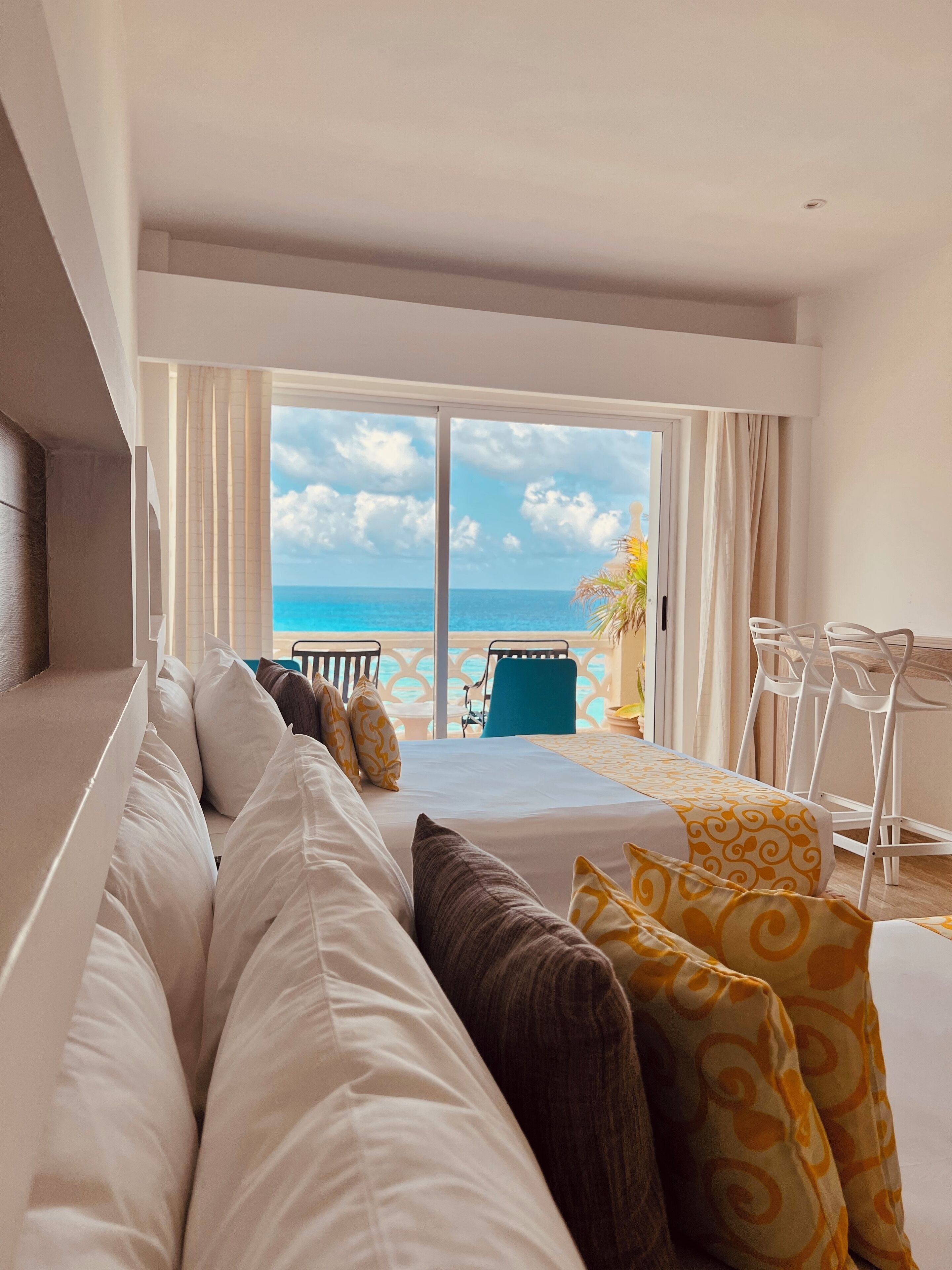 Estudio Deluxe, balcón, vista al mar | Sábanas de algodón egipcio, ropa de cama de alta calidad y edredón 