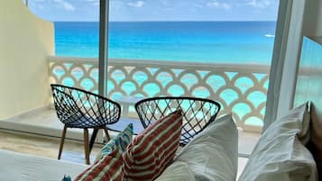 Panoramic Studio Suite, Balcony, Beach View | Egyptian cotton sheets, premium bedding, down comforters
