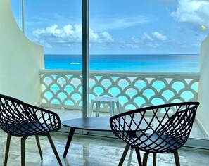Panoramic Studio Suite, Balcony, Beach View | Egyptian cotton sheets, premium bedding, down comforters - Beach and Ocean Front Apartments 1 (Cancun)