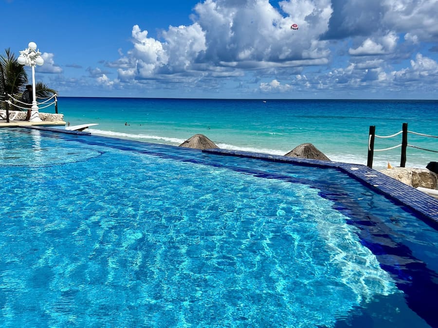 Outdoor pool, pool umbrellas, sun loungers