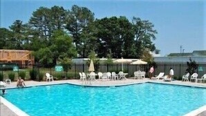 Pool - BIKE TO REHOBOTH & LEWES BEACHES & RESTAURANTS, 19781 Keystone Dr., Rehoboth (Rehoboth Beach)