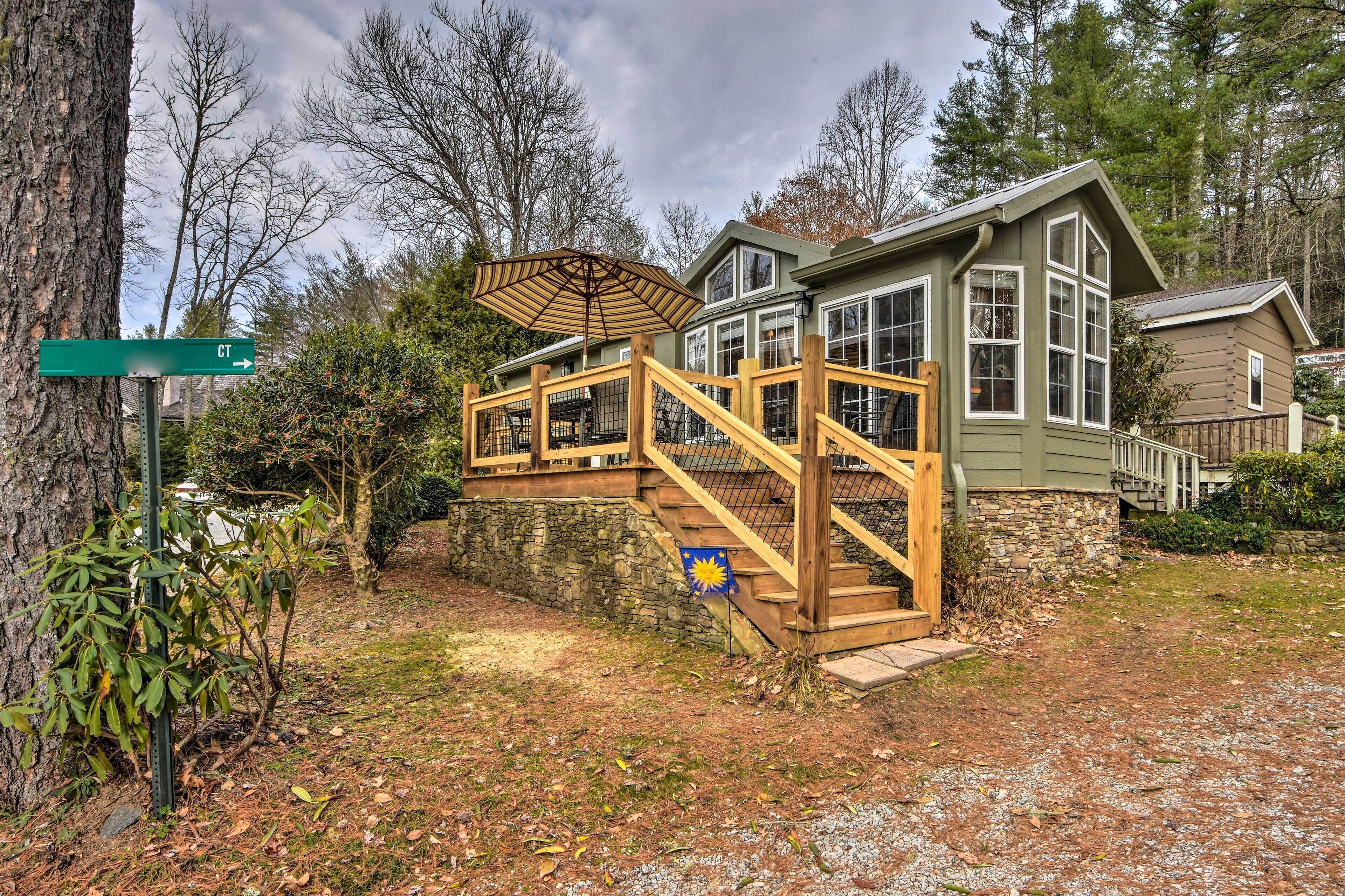 'The Cubs Den' Woodsy Highlands Home: Hike & Ski!
