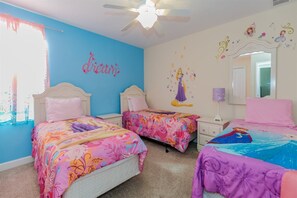 9 bedrooms, desk, iron/ironing board, cots/infant beds - Champions_gate_1408 (Davenport)