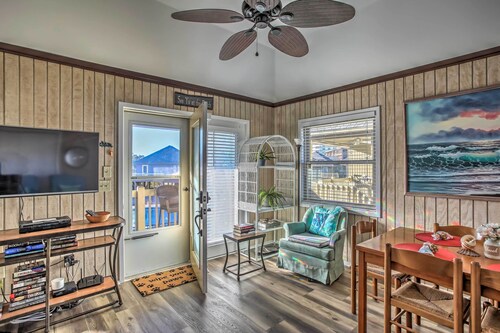 Walk to Beach: Dog-Friendly Myrtle Beach Cottage!