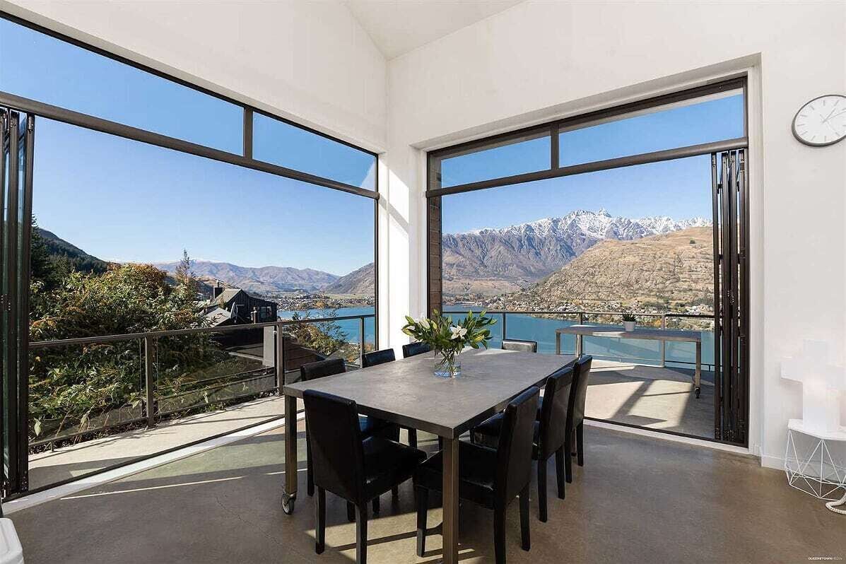 Private  3 Bedroom House | In-room dining