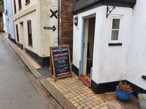Property entrance - Halfway House Inn (Torpoint)