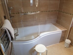 Double Room (Room 2) | Bathroom | Shower, towels - Halfway House Inn (Torpoint)