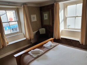 Doppelzimmer (Room 5) | Verdunkelungsvorhänge, kostenloses WLAN, Bettwäsche
