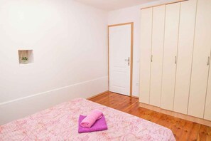 2 bedrooms, Internet