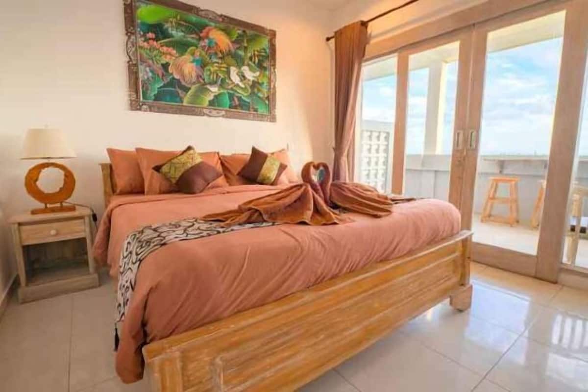 1 bedroom, minibar, blackout drapes, free WiFi