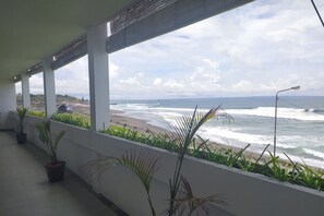 Beach nearby -  Sau Bali Beach House Canggu (Canggu)