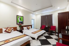 Tomannsrom – familie | Minibar, skrivebord, skrivebord for bærbar PC og lydisolert