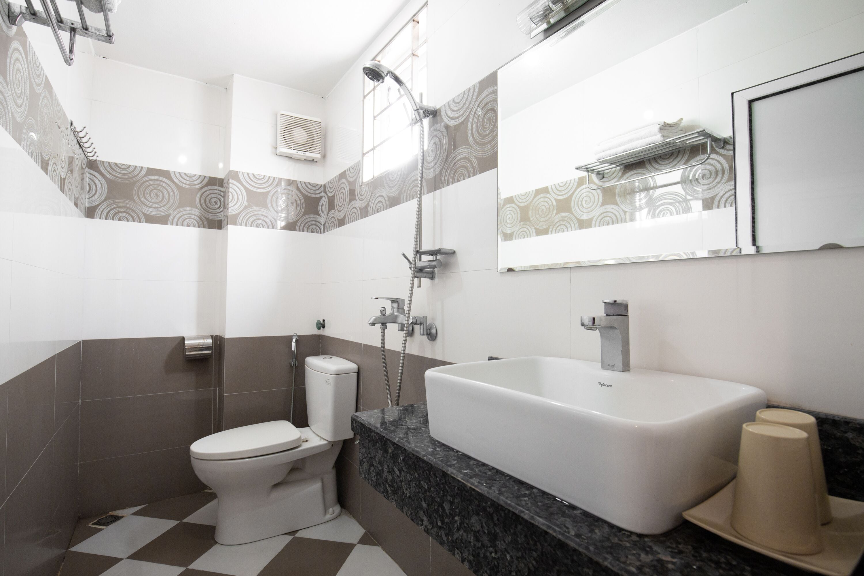 Family Twin Room | Bathroom | Shower, rainfall showerhead, hair dryer, slippers