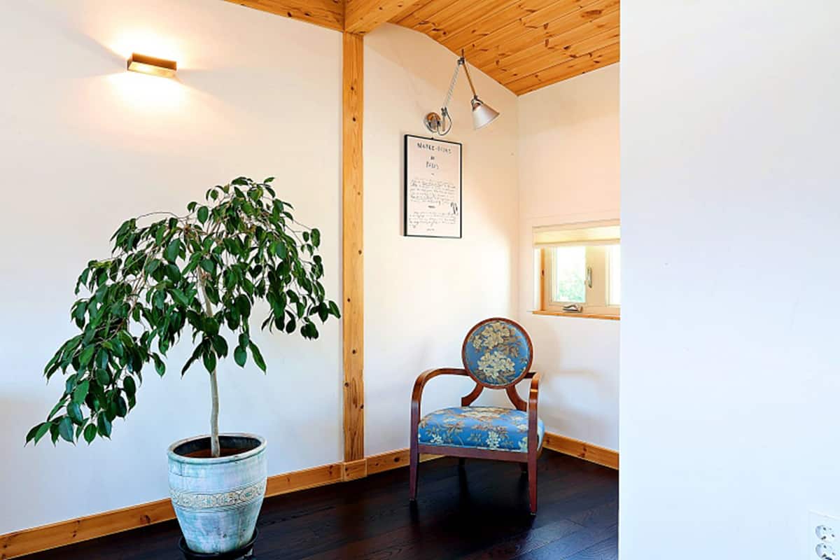 Room (NOOK) | Living area | TV