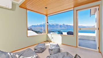 Private 5 Bedroom House | Living area | TV, Netflix, streaming services