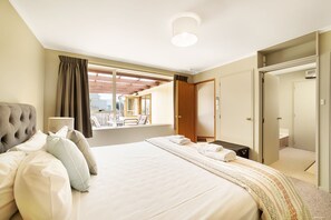 Private 5 Bedroom House - Picturesque View (Queenstown)