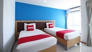 Standard Twin Room | Desk, free WiFi - OYO 474 Tara Residence (Thanyaburi)