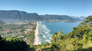 Beach nearby, sun-loungers - Cozy chalet on Maresias beach  (São Sebastião)