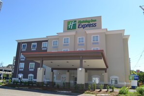 Exterior - Holiday Inn Express Tallahassee University Central by IHG (Tallahassee)