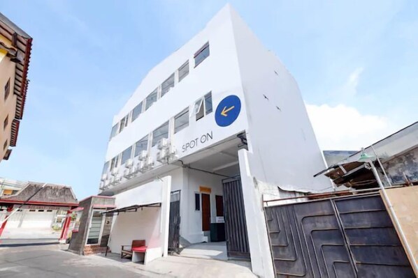 Exterior - SPOT ON 2026 Arta Residence (Semarang)