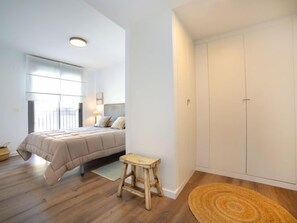 2 多间卧室、上网接入