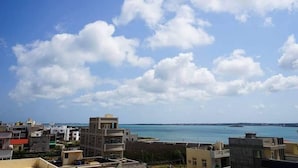إطلالة على المدينة من المنشأة