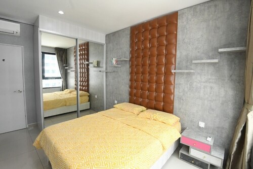 1 BEDROOM (2-3 PAX) WATERPARK, SNOW WORLD, TRICK MUSEUM, MALL, AMUSEMENT