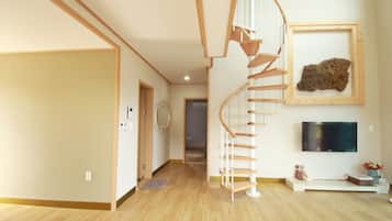 Room (Duplex, 45PY) | Living area | LED TV