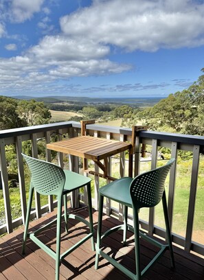 Property grounds - Serendeva: Private, panoramic views, dogs allowed & EV charger (Shadforth)