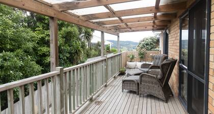 Cottage - 2 minute drive to Orewa Beach with it's 3km of golden sands