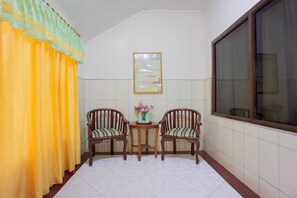 Superior Suite | Living area - OYO 2180 Vina Vira Hotel (Lhokseumawe)