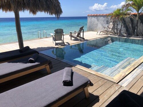 INCLUSIV Pickup Truck! Design Beachhouse - Ocean access/own reef, fiber internet