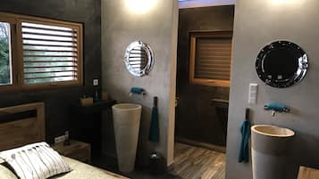 4 Schlafzimmer, Zimmersafe, Bügeleisen/Bügelbrett, kostenloses WLAN