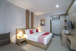 Deluxe Double Room | Desk, free WiFi, bed sheets - Capital O 2166 Elitya Stay (Denpasar)