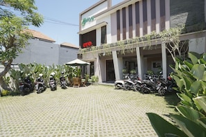 Front of property - Capital O 2166 Elitya Stay (Denpasar)