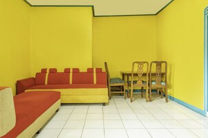 Family Room | Free WiFi