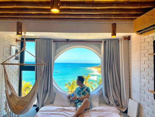 Blackout curtains, soundproofing, iron/ironing board, free WiFi