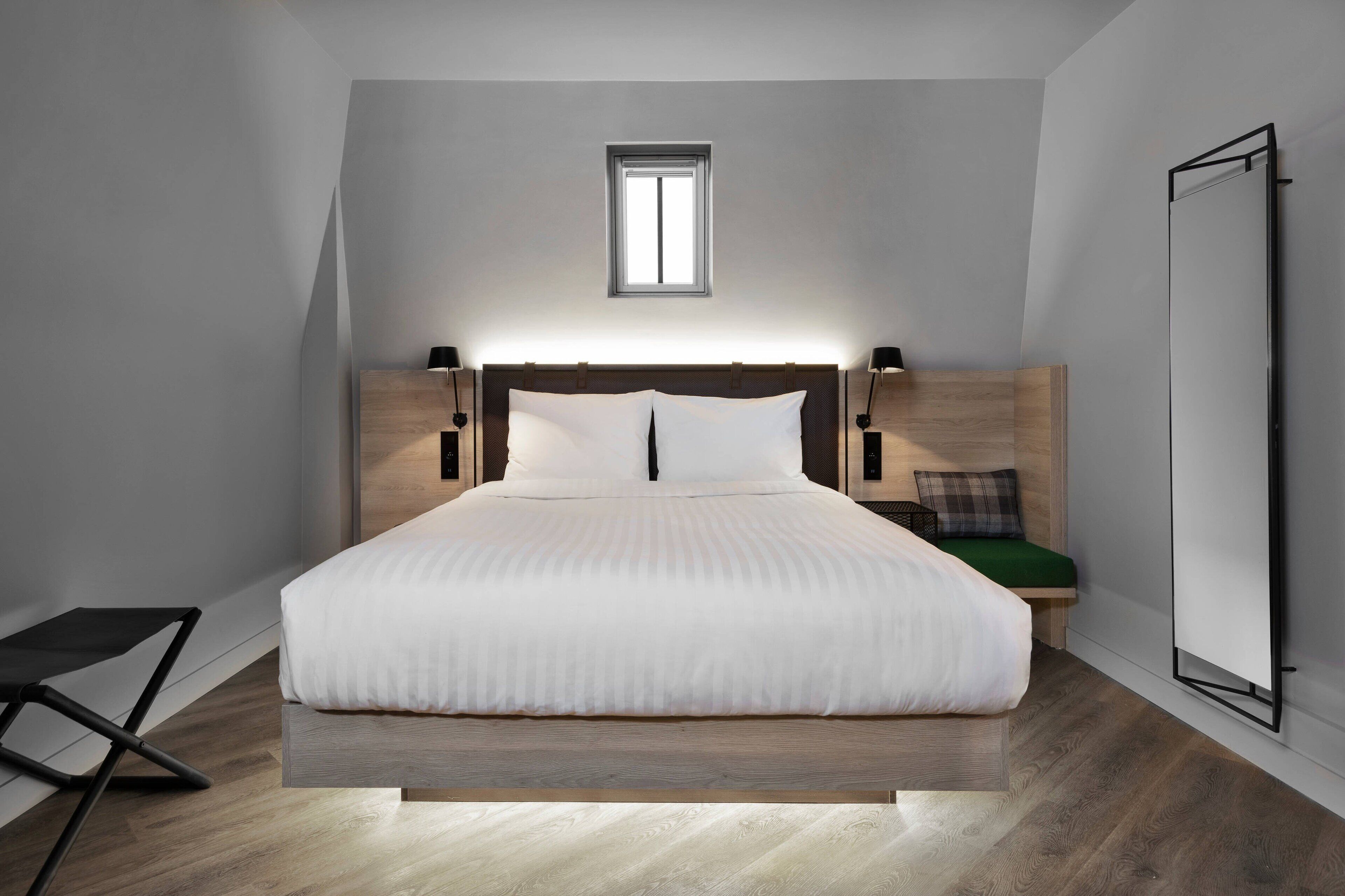 room, 1 queen bed | 1 bedroom, free wifi, bed sheets