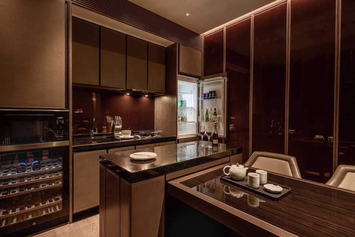 espresso maker, coffee/tea maker, electric kettle