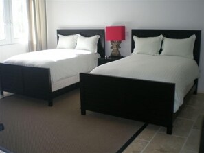 3 slaapkamers, een bureau, gratis wifi, beddengoed