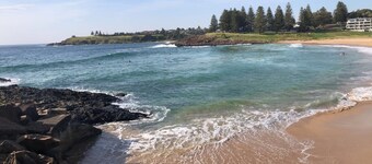 Oceanview Kiama right in town opposite beach+parking walk to blowhole/cafes/shop