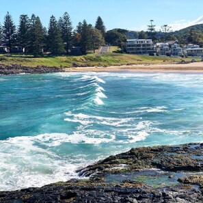 On the beach - Oceanview Kiama walk to Kiama blowhole Cafe, Markets, beach. We’re right in town (Kiama)