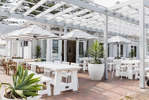 Oceanview Kiama walk to Kiama blowhole Cafe, Markets, beach. We’re right in town