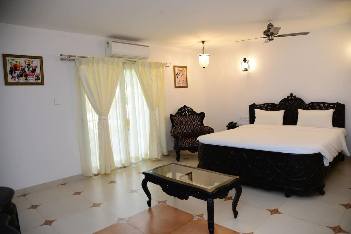 Premium Room | Minibar, in-room safe, iron/ironing board, free WiFi