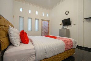 Standard Double Room | Free WiFi, bed sheets