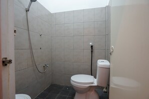 Standard-Doppelzimmer | Badezimmer