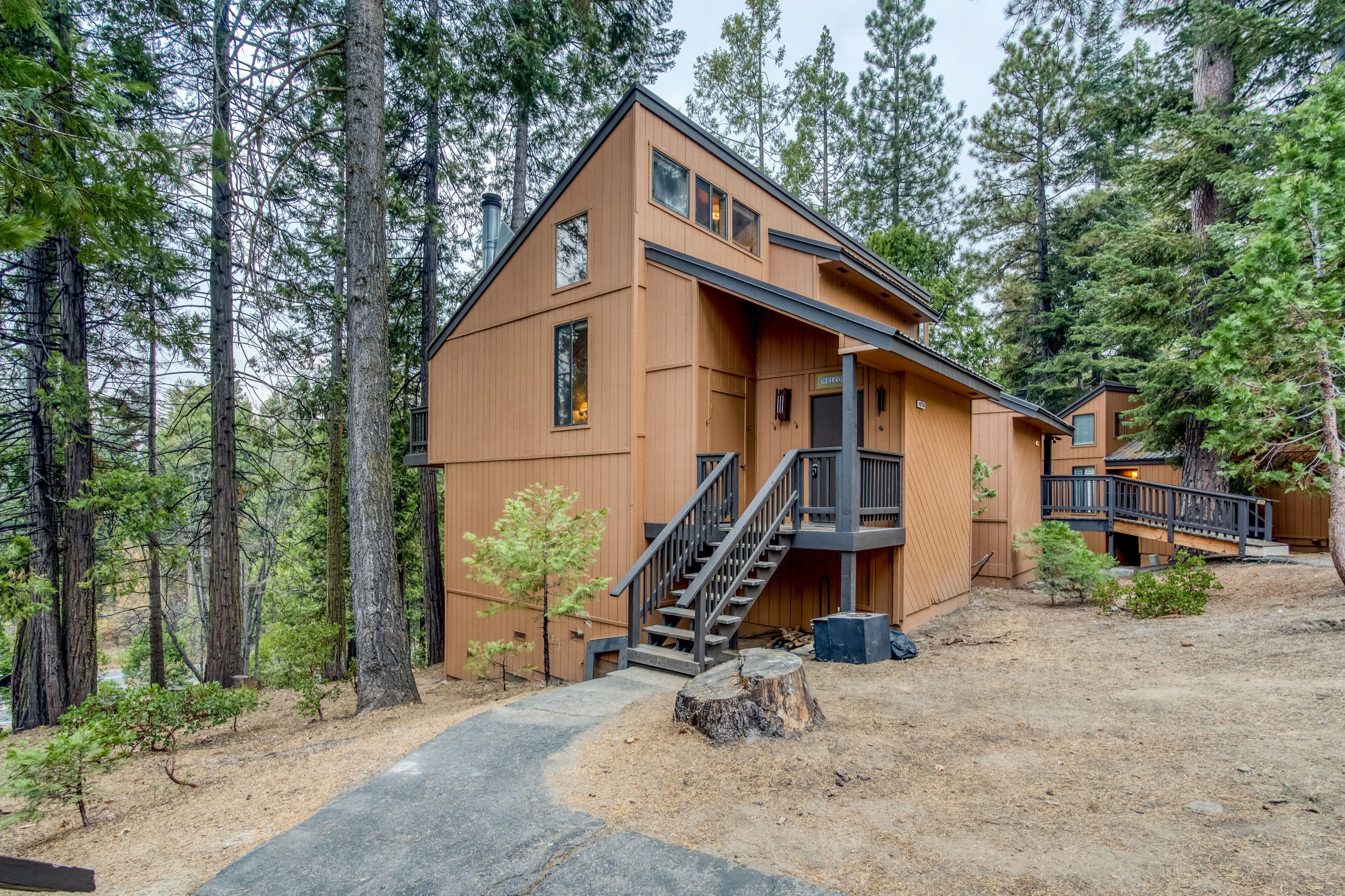 Dog-friendly condo w/ an updated kitchen, furnished deck, shared pool, & hot tub